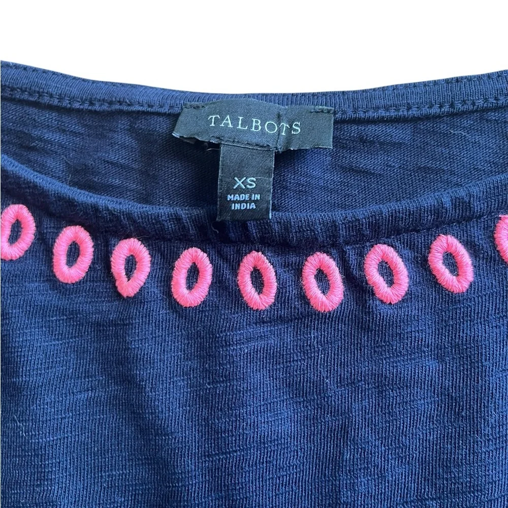 Talbots women’s size extra small Navy Top with Pink Embroidery